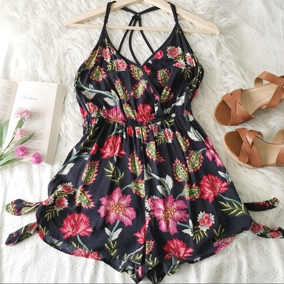 Xhilaration Pants - Tropical Floral Romper